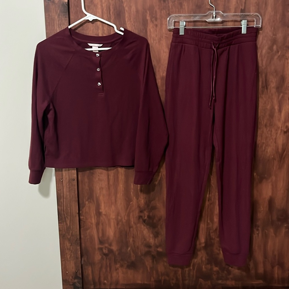 NWT Victoria Secret lounge set maroon XS